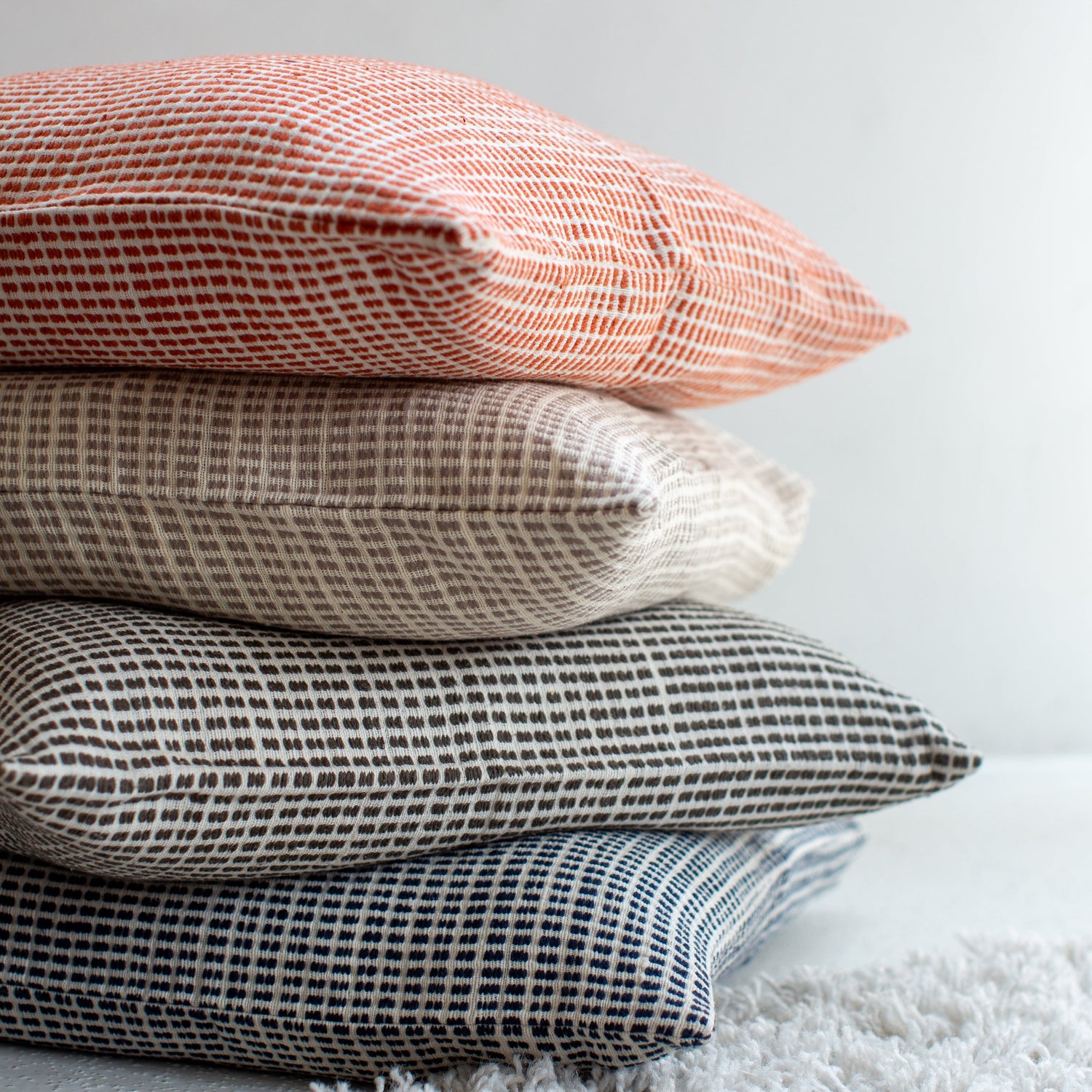 Pillows & Throws