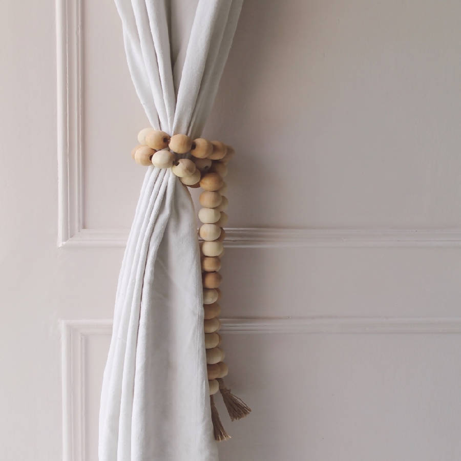 Farmhouse Wooden Beads With Jute Tassels